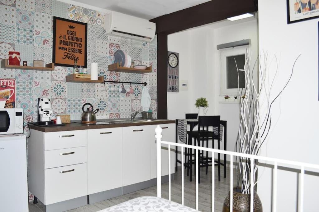 Casa Mya - Studio Flat Napoli Esterno foto