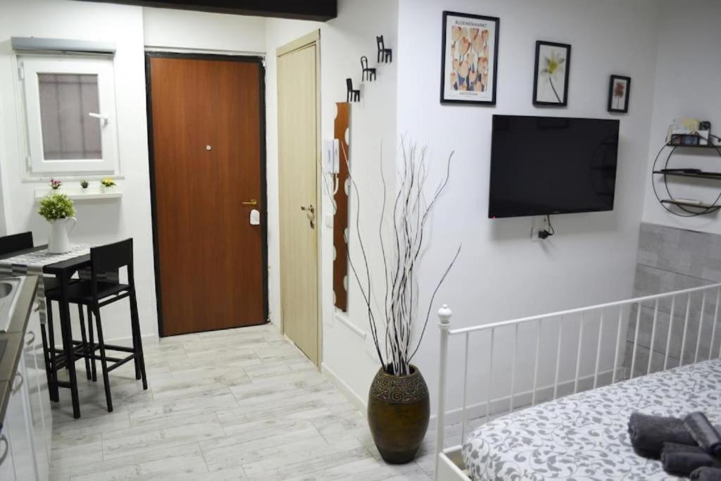 Casa Mya - Studio Flat Napoli Esterno foto