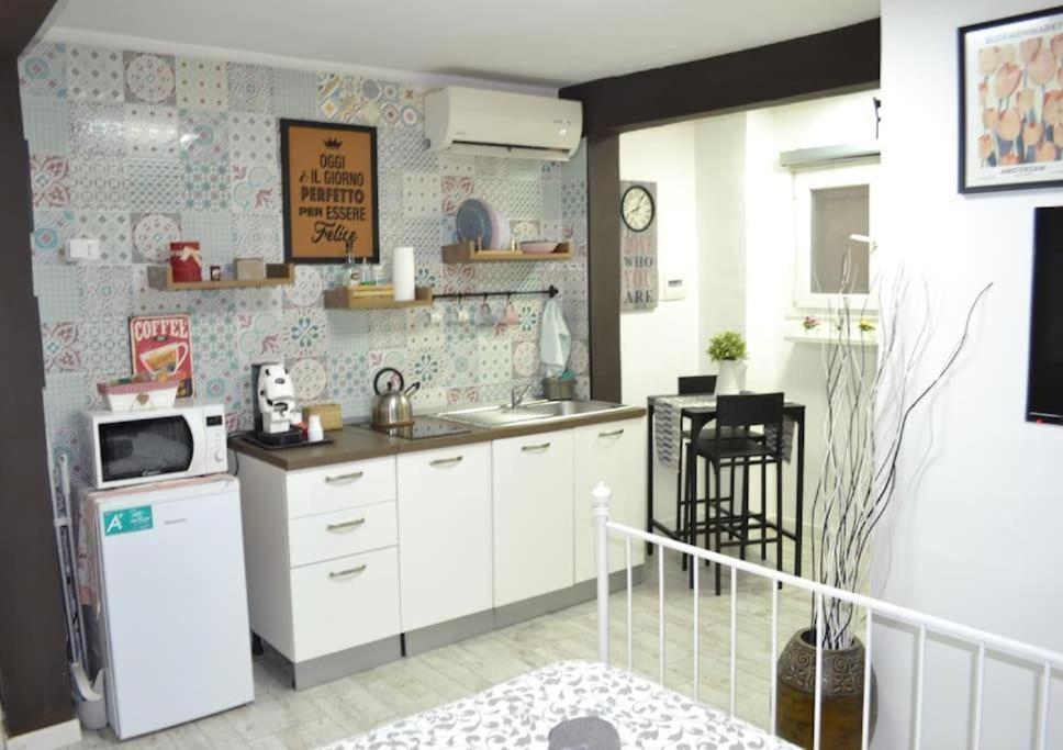 Casa Mya - Studio Flat Napoli Esterno foto